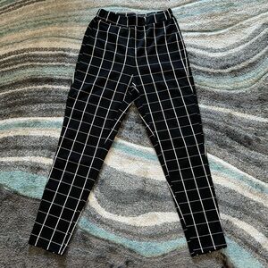 Skinny fit Black and White Plaid Pants Size Medium